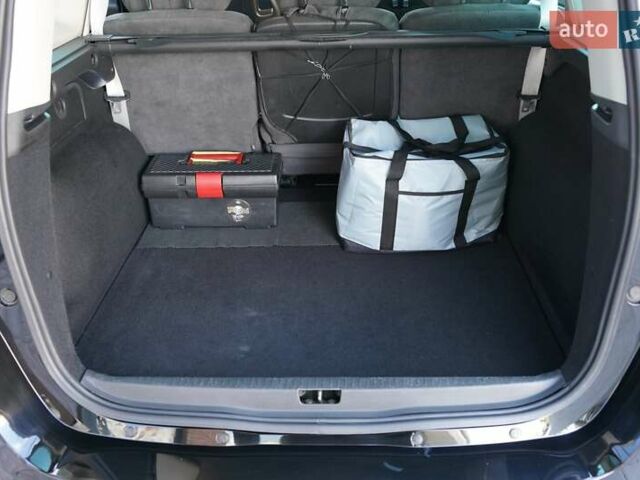 Черный Рено Гранд Сценик, объемом двигателя 1.6 л и пробегом 303 тыс. км за 10950 $, фото 12 на Automoto.ua