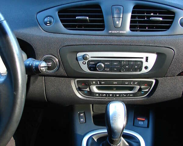 Черный Рено Гранд Сценик, объемом двигателя 1.5 л и пробегом 216 тыс. км за 8900 $, фото 16 на Automoto.ua