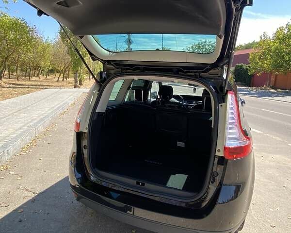 Черный Рено Гранд Сценик, объемом двигателя 1.6 л и пробегом 250 тыс. км за 10900 $, фото 28 на Automoto.ua