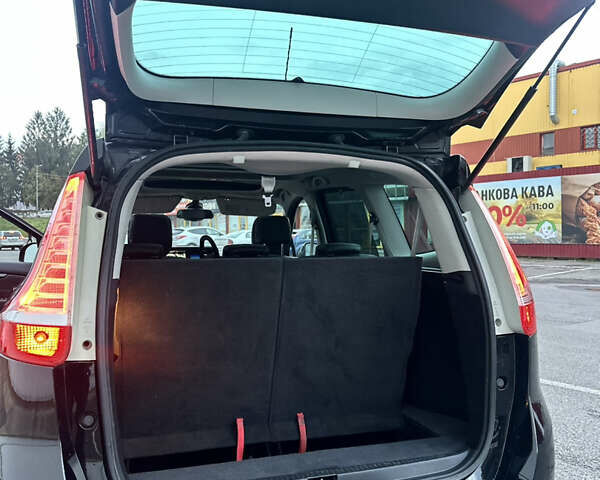 Черный Рено Гранд Сценик, объемом двигателя 1.6 л и пробегом 183 тыс. км за 10500 $, фото 39 на Automoto.ua