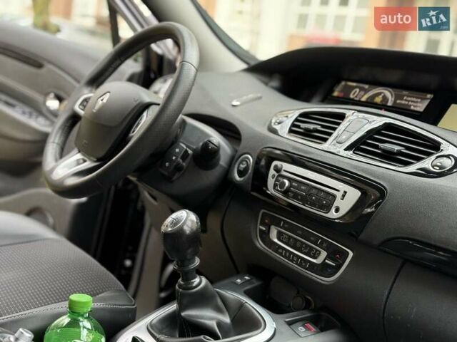 Черный Рено Гранд Сценик, объемом двигателя 1.6 л и пробегом 240 тыс. км за 7500 $, фото 29 на Automoto.ua