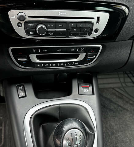 Чорний Рено Гранд Сценік, об'ємом двигуна 1.6 л та пробігом 159 тис. км за 10000 $, фото 16 на Automoto.ua