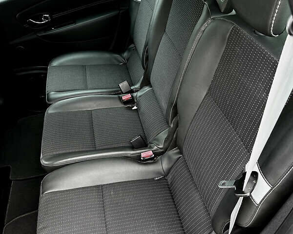 Чорний Рено Гранд Сценік, об'ємом двигуна 1.6 л та пробігом 159 тис. км за 10000 $, фото 20 на Automoto.ua