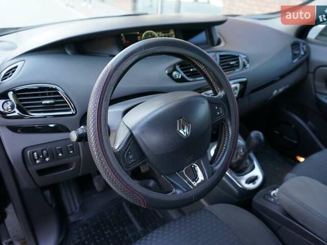 Черный Рено Гранд Сценик, объемом двигателя 1.6 л и пробегом 303 тыс. км за 10950 $, фото 18 на Automoto.ua