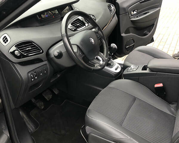 Чорний Рено Гранд Сценік, об'ємом двигуна 1.6 л та пробігом 202 тис. км за 11000 $, фото 8 на Automoto.ua