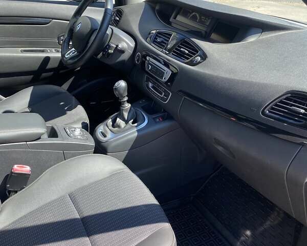 Черный Рено Гранд Сценик, объемом двигателя 1.6 л и пробегом 148 тыс. км за 11300 $, фото 16 на Automoto.ua