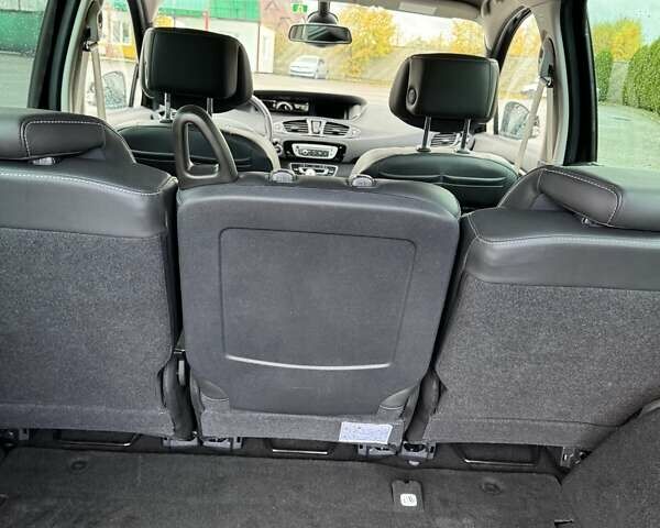 Рено Гранд Сценик 2013 в Луцке на Automoto.ua Черный Рено Гранд Сценик, объемом двигателя 1.6 л и пробегом 175 тыс. км за 11900 $, фото 49 на Automoto.ua