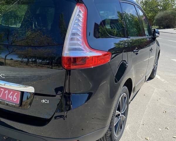 Черный Рено Гранд Сценик, объемом двигателя 1.6 л и пробегом 250 тыс. км за 10900 $, фото 5 на Automoto.ua