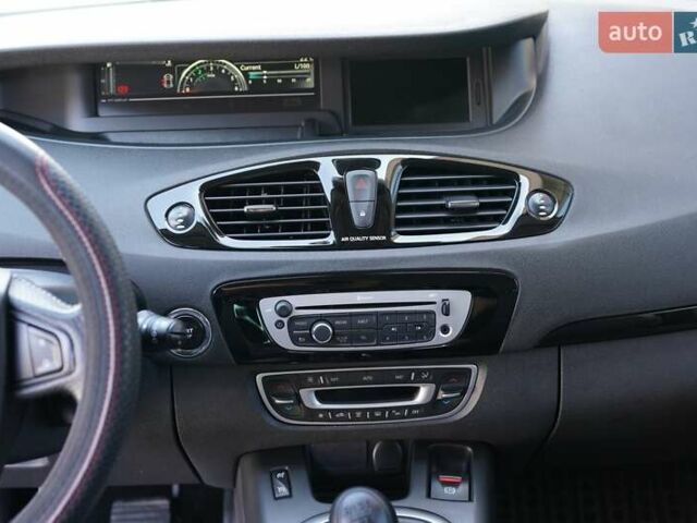 Черный Рено Гранд Сценик, объемом двигателя 1.6 л и пробегом 303 тыс. км за 10950 $, фото 19 на Automoto.ua