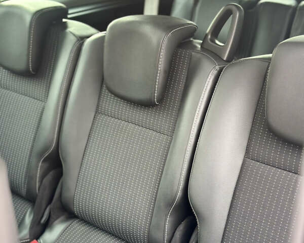 Черный Рено Гранд Сценик, объемом двигателя 1.6 л и пробегом 185 тыс. км за 10400 $, фото 37 на Automoto.ua