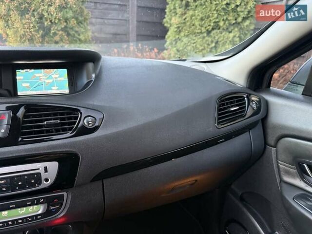 Черный Рено Гранд Сценик, объемом двигателя 1.6 л и пробегом 230 тыс. км за 9900 $, фото 41 на Automoto.ua