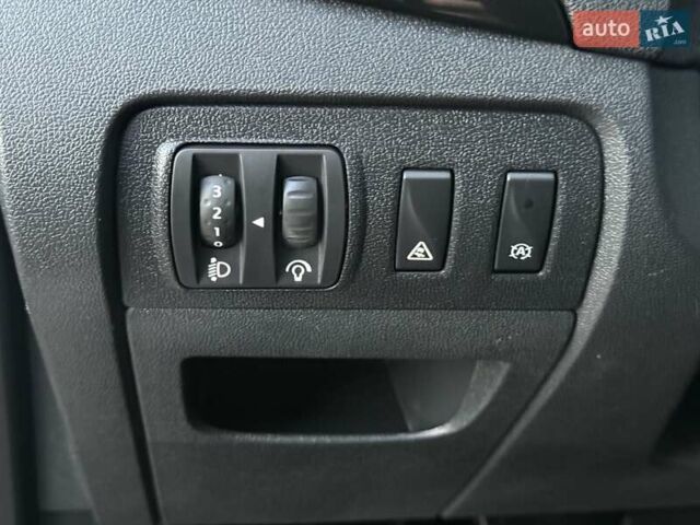 Черный Рено Гранд Сценик, объемом двигателя 1.6 л и пробегом 230 тыс. км за 9900 $, фото 26 на Automoto.ua