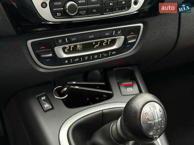 Черный Рено Гранд Сценик, объемом двигателя 1.5 л и пробегом 224 тыс. км за 11400 $, фото 76 на Automoto.ua