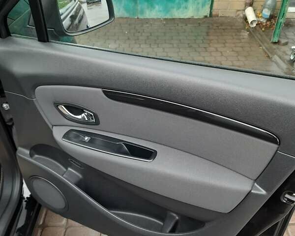 Черный Рено Гранд Сценик, объемом двигателя 1.5 л и пробегом 191 тыс. км за 10650 $, фото 30 на Automoto.ua