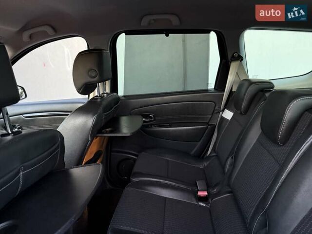 Черный Рено Гранд Сценик, объемом двигателя 1.6 л и пробегом 230 тыс. км за 9900 $, фото 52 на Automoto.ua