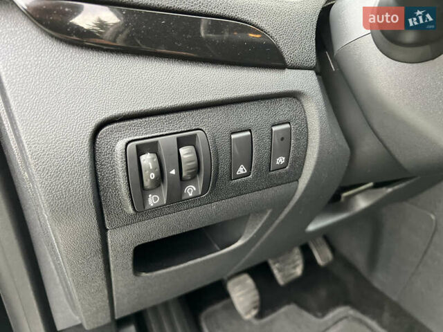 Чорний Рено Гранд Сценік, об'ємом двигуна 1.5 л та пробігом 225 тис. км за 10799 $, фото 40 на Automoto.ua