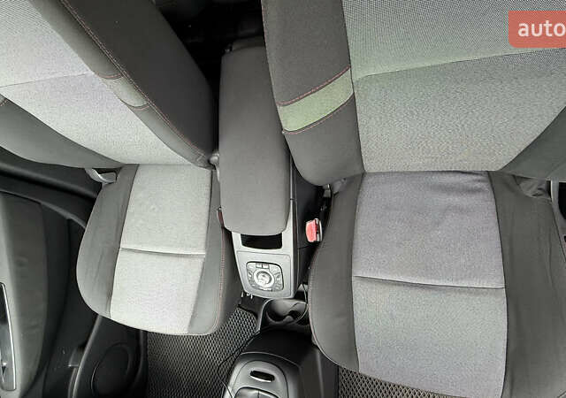 Черный Рено Гранд Сценик, объемом двигателя 1.46 л и пробегом 218 тыс. км за 11700 $, фото 9 на Automoto.ua