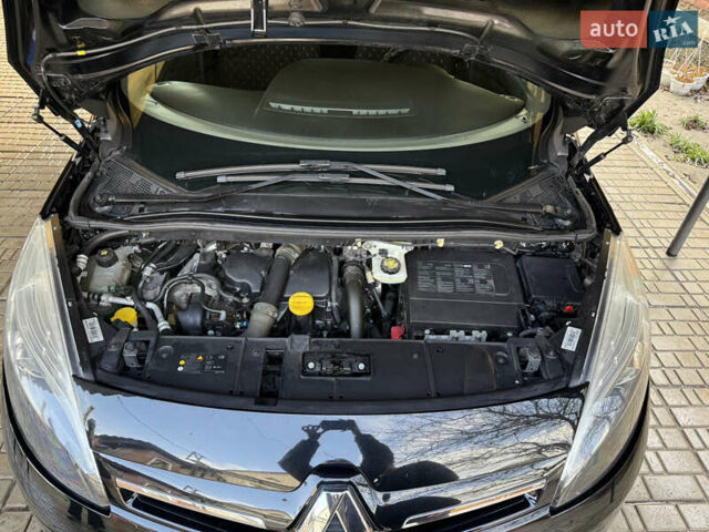 Черный Рено Гранд Сценик, объемом двигателя 1.5 л и пробегом 276 тыс. км за 10000 $, фото 17 на Automoto.ua