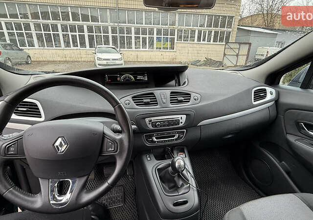 Черный Рено Гранд Сценик, объемом двигателя 1.46 л и пробегом 218 тыс. км за 11700 $, фото 18 на Automoto.ua