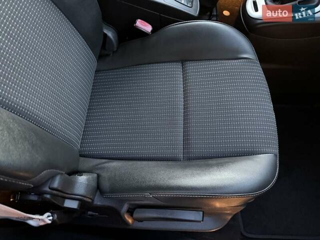 Черный Рено Гранд Сценик, объемом двигателя 1.6 л и пробегом 230 тыс. км за 9900 $, фото 69 на Automoto.ua