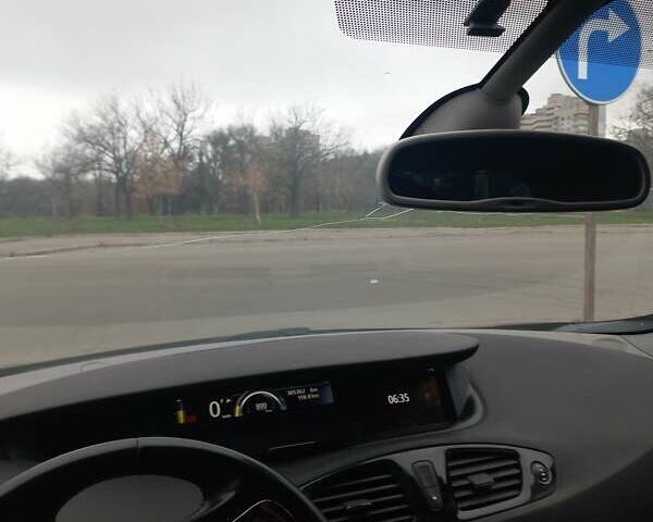 Черный Рено Гранд Сценик, объемом двигателя 1.46 л и пробегом 305 тыс. км за 8200 $, фото 16 на Automoto.ua