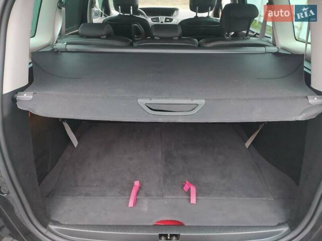 Черный Рено Гранд Сценик, объемом двигателя 1.6 л и пробегом 202 тыс. км за 9999 $, фото 26 на Automoto.ua