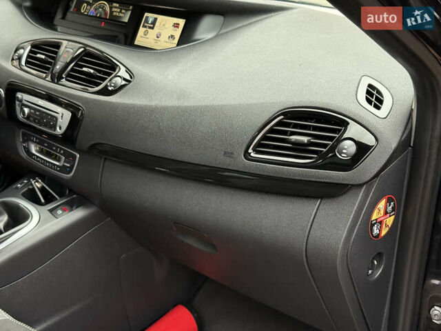 Черный Рено Гранд Сценик, объемом двигателя 1.5 л и пробегом 224 тыс. км за 11400 $, фото 105 на Automoto.ua