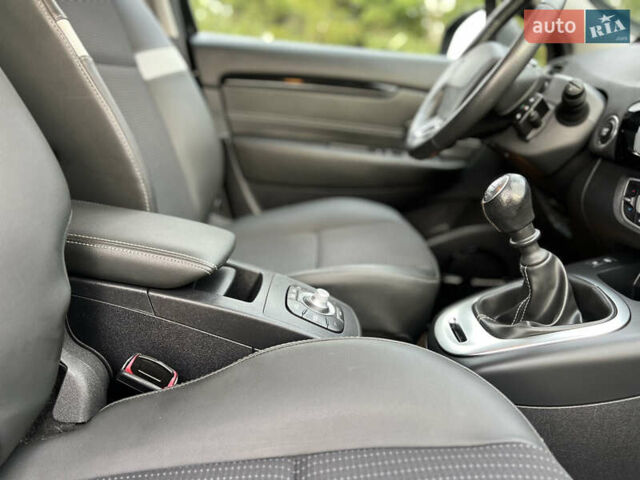 Чорний Рено Гранд Сценік, об'ємом двигуна 1.5 л та пробігом 225 тис. км за 10799 $, фото 59 на Automoto.ua