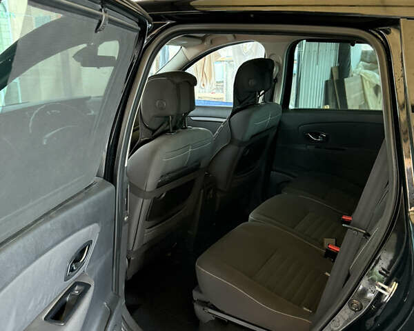 Черный Рено Гранд Сценик, объемом двигателя 1.5 л и пробегом 276 тыс. км за 10000 $, фото 14 на Automoto.ua