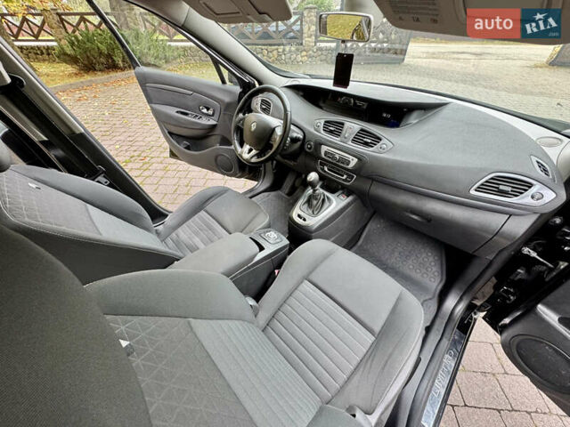 Черный Рено Гранд Сценик, объемом двигателя 1.5 л и пробегом 241 тыс. км за 8900 $, фото 19 на Automoto.ua