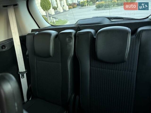 Черный Рено Гранд Сценик, объемом двигателя 1.6 л и пробегом 230 тыс. км за 9900 $, фото 56 на Automoto.ua