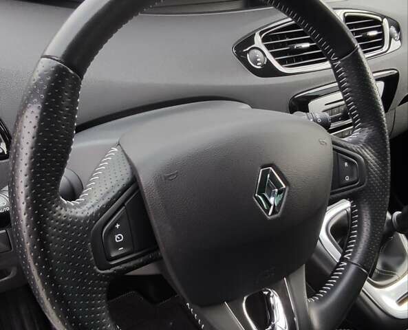 Черный Рено Гранд Сценик, объемом двигателя 2 л и пробегом 229 тыс. км за 11899 $, фото 23 на Automoto.ua