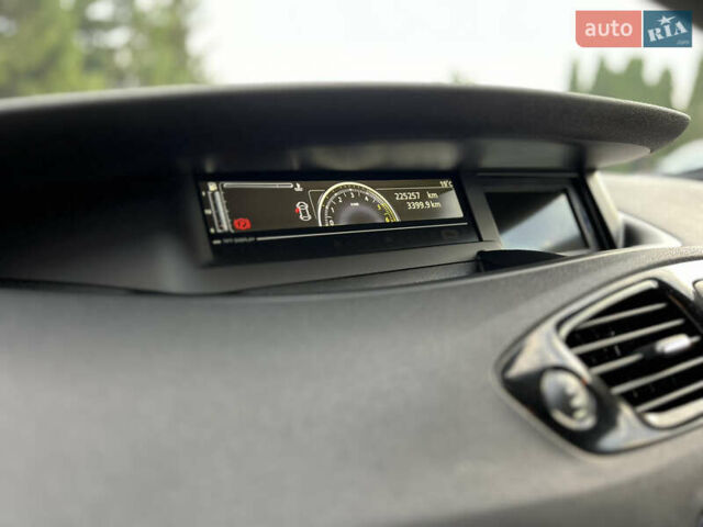 Чорний Рено Гранд Сценік, об'ємом двигуна 1.5 л та пробігом 225 тис. км за 10799 $, фото 48 на Automoto.ua