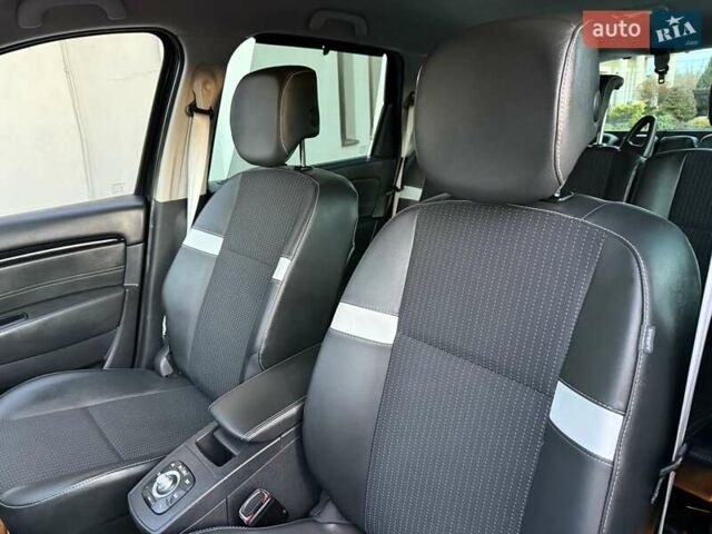 Черный Рено Гранд Сценик, объемом двигателя 1.6 л и пробегом 230 тыс. км за 9900 $, фото 45 на Automoto.ua