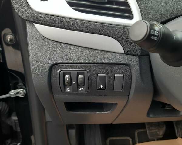 Черный Рено Гранд Сценик, объемом двигателя 1.5 л и пробегом 191 тыс. км за 10650 $, фото 20 на Automoto.ua