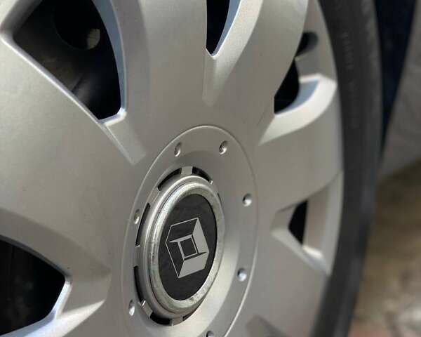 Черный Рено Гранд Сценик, объемом двигателя 1.6 л и пробегом 216 тыс. км за 9550 $, фото 32 на Automoto.ua