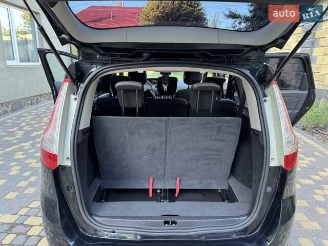 Черный Рено Гранд Сценик, объемом двигателя 0 л и пробегом 232 тыс. км за 7850 $, фото 1 на Automoto.ua