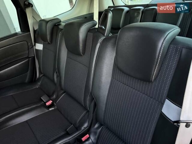 Черный Рено Гранд Сценик, объемом двигателя 1.6 л и пробегом 230 тыс. км за 9900 $, фото 54 на Automoto.ua