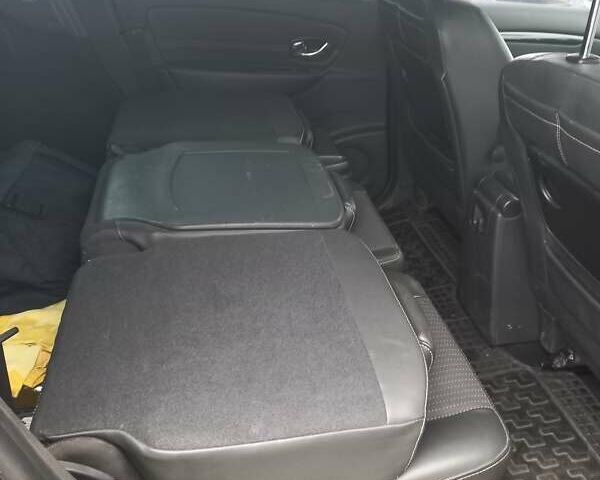 Черный Рено Гранд Сценик, объемом двигателя 1.46 л и пробегом 305 тыс. км за 8200 $, фото 5 на Automoto.ua