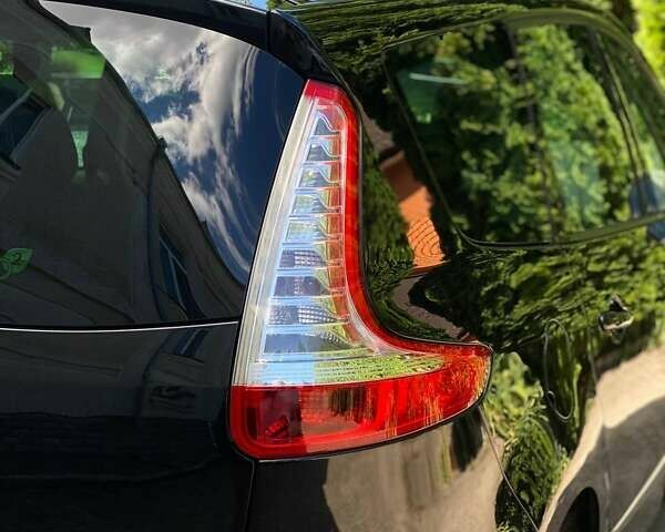 Черный Рено Гранд Сценик, объемом двигателя 1.6 л и пробегом 216 тыс. км за 9550 $, фото 6 на Automoto.ua