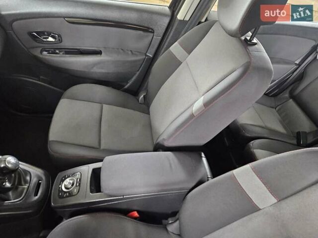 Чорний Рено Гранд Сценік, об'ємом двигуна 1.5 л та пробігом 218 тис. км за 9200 $, фото 5 на Automoto.ua