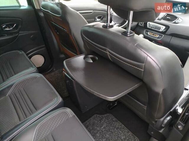 Черный Рено Гранд Сценик, объемом двигателя 1.6 л и пробегом 202 тыс. км за 9999 $, фото 28 на Automoto.ua