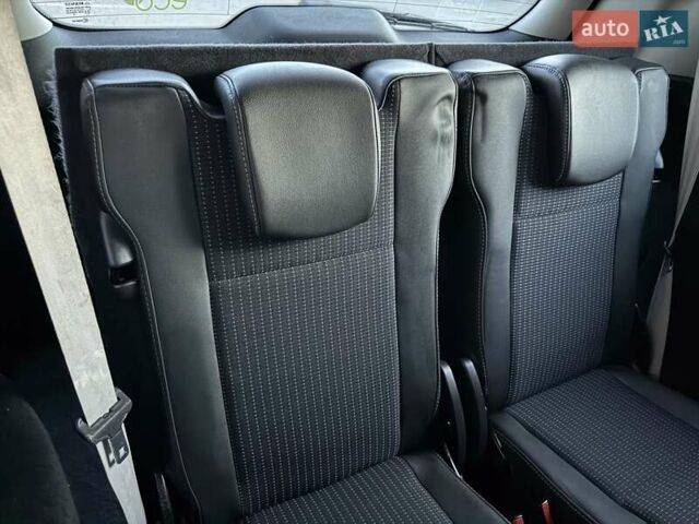 Черный Рено Гранд Сценик, объемом двигателя 1.6 л и пробегом 230 тыс. км за 9900 $, фото 62 на Automoto.ua