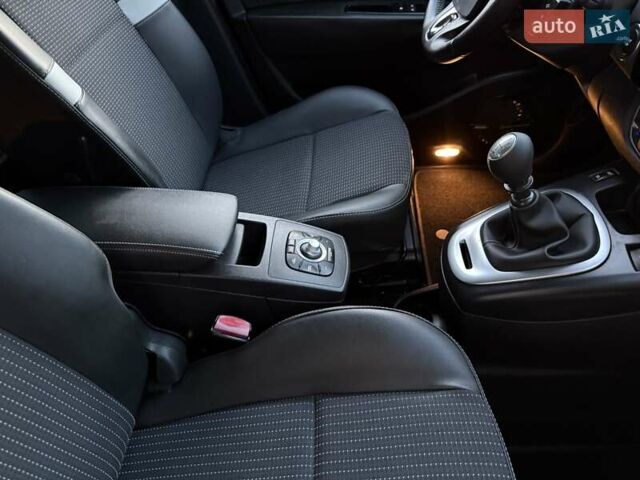 Черный Рено Гранд Сценик, объемом двигателя 1.6 л и пробегом 230 тыс. км за 9900 $, фото 70 на Automoto.ua