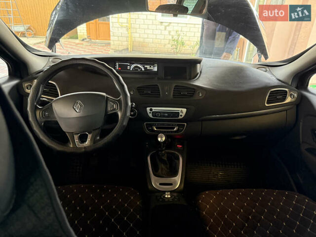 Черный Рено Гранд Сценик, объемом двигателя 1.5 л и пробегом 276 тыс. км за 10000 $, фото 16 на Automoto.ua