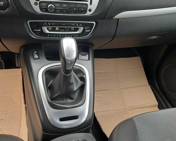 Черный Рено Гранд Сценик, объемом двигателя 1.5 л и пробегом 191 тыс. км за 10650 $, фото 23 на Automoto.ua