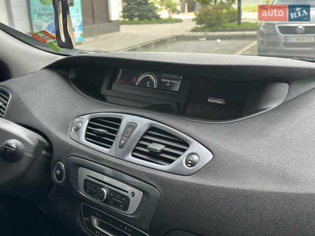 Чорний Рено Гранд Сценік, об'ємом двигуна 1.46 л та пробігом 217 тис. км за 8800 $, фото 17 на Automoto.ua