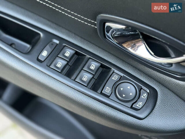 Черный Рено Гранд Сценик, объемом двигателя 1.6 л и пробегом 269 тыс. км за 10500 $, фото 29 на Automoto.ua