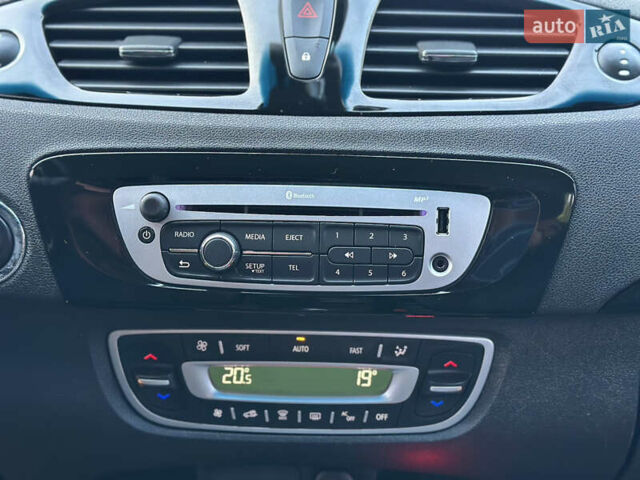 Черный Рено Гранд Сценик, объемом двигателя 1.6 л и пробегом 269 тыс. км за 10500 $, фото 59 на Automoto.ua