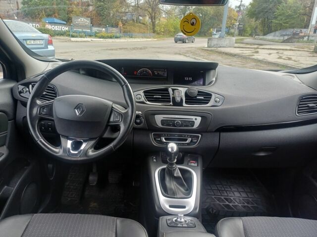 Черный Рено Гранд Сценик, объемом двигателя 0 л и пробегом 245 тыс. км за 9100 $, фото 9 на Automoto.ua